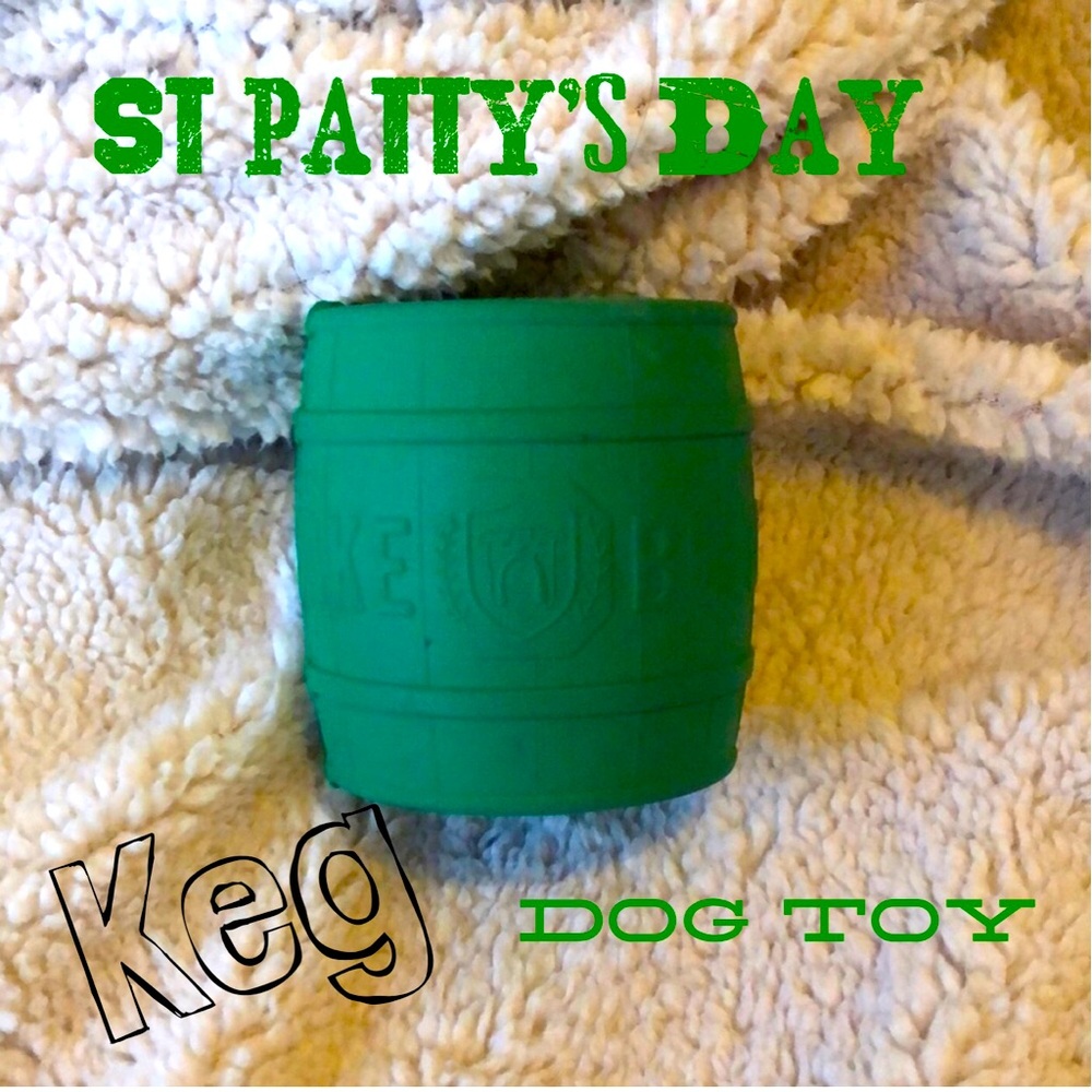NWOT Bullymake St. Patty’s Day Beer Barrel Super Chewer Treat Dispensing Dog Toy